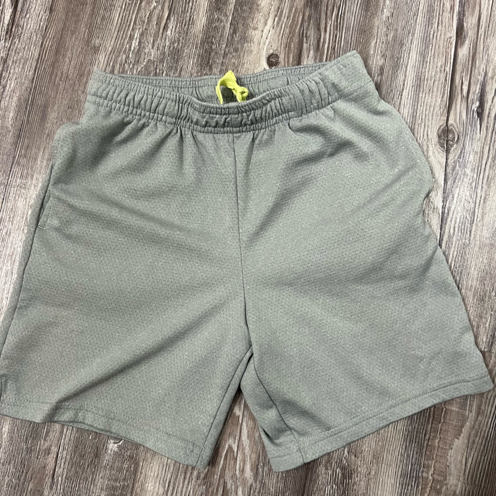 All In Motion Youth Boys Athletic Shorts Size Small 6/7
